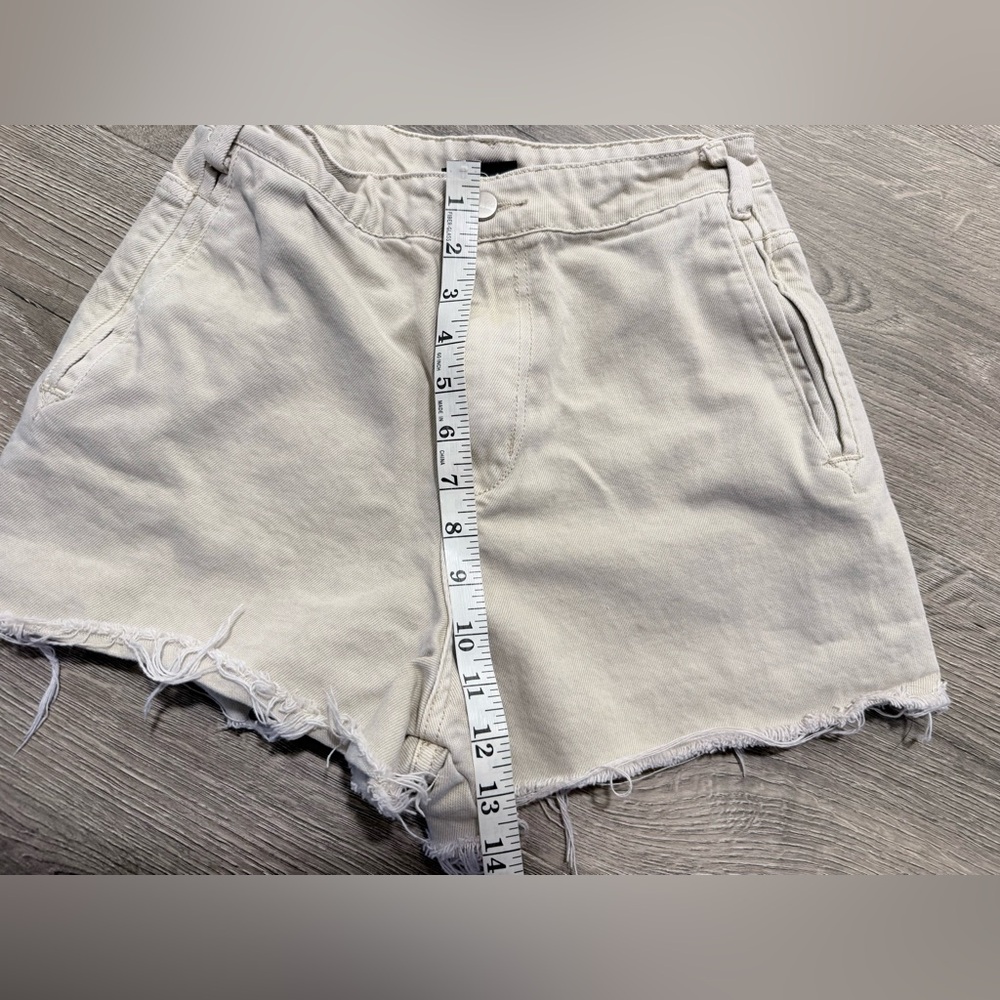 Frayed Off-white Jean Shorts - Picture 3 of 7